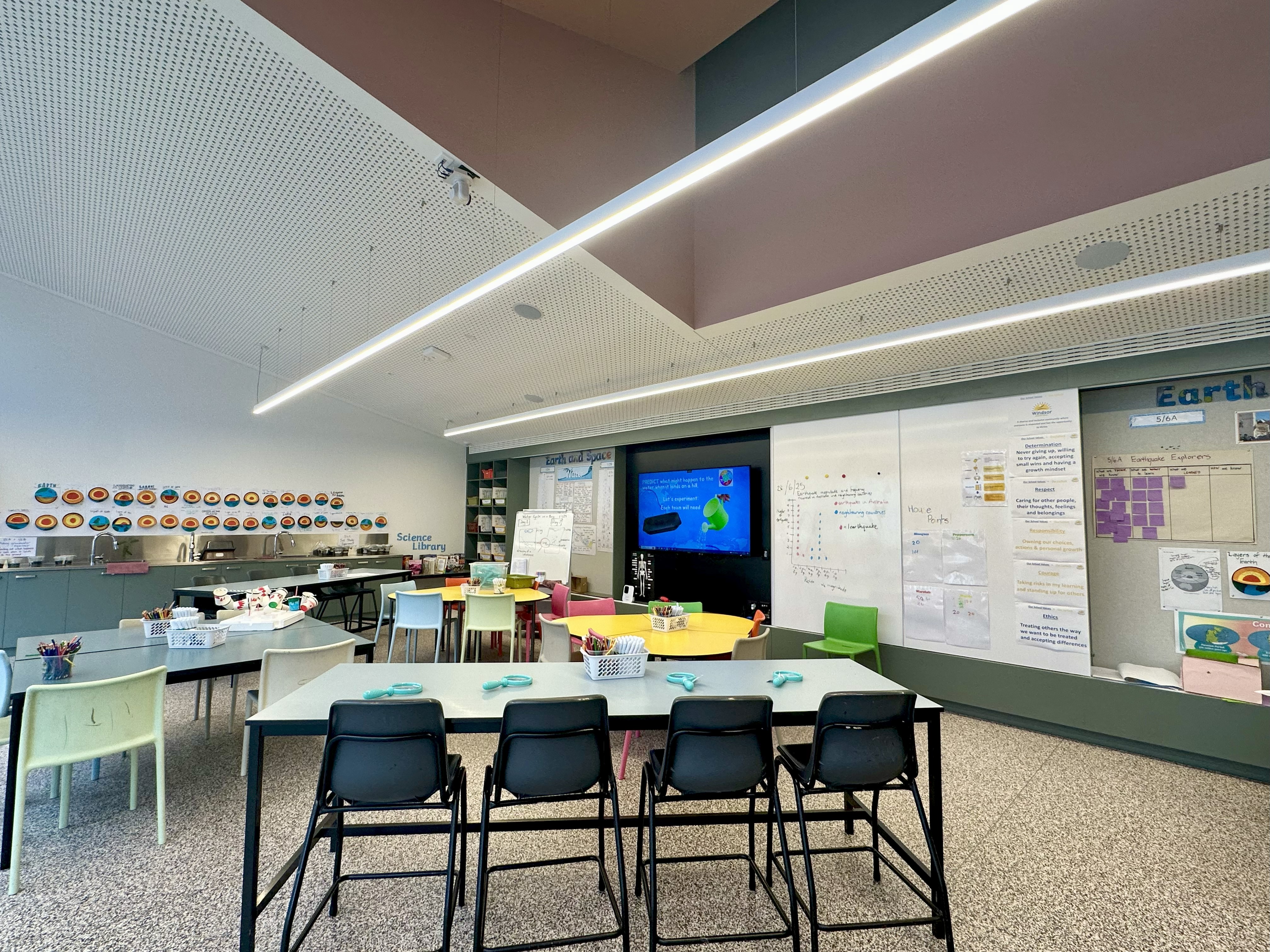 /uploaded_files/media/gallery/1751603482science room 2.jpg